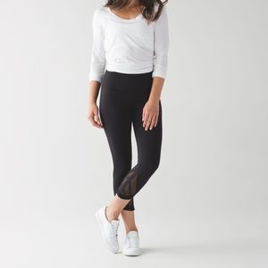 Lululemon Essential Rhythm Crop